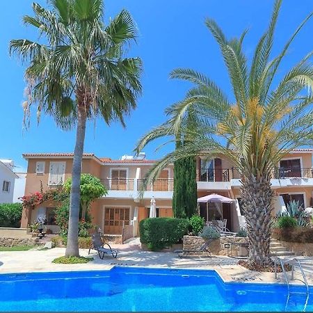 Eden Gardens Villa Пафос Екстериор снимка